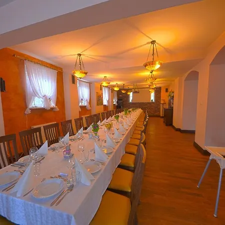 Отель Dworek Katarzynki Кобыльница